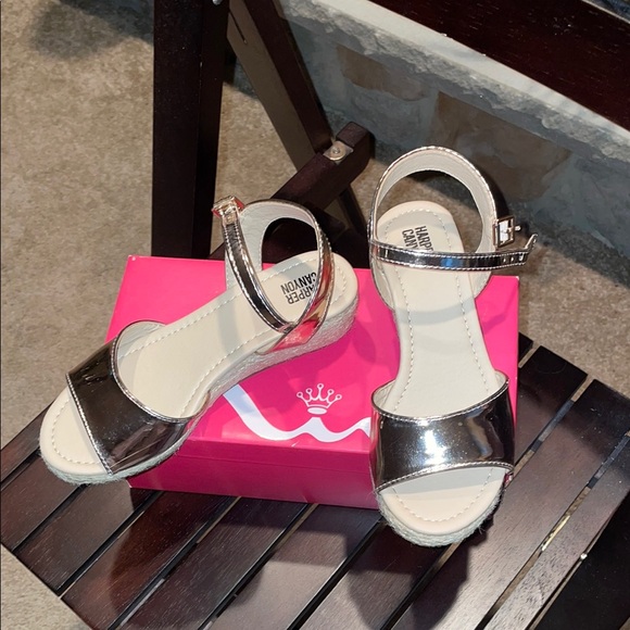 Harper Canyon Metallic Kids Sandals - Picture 1 of 4